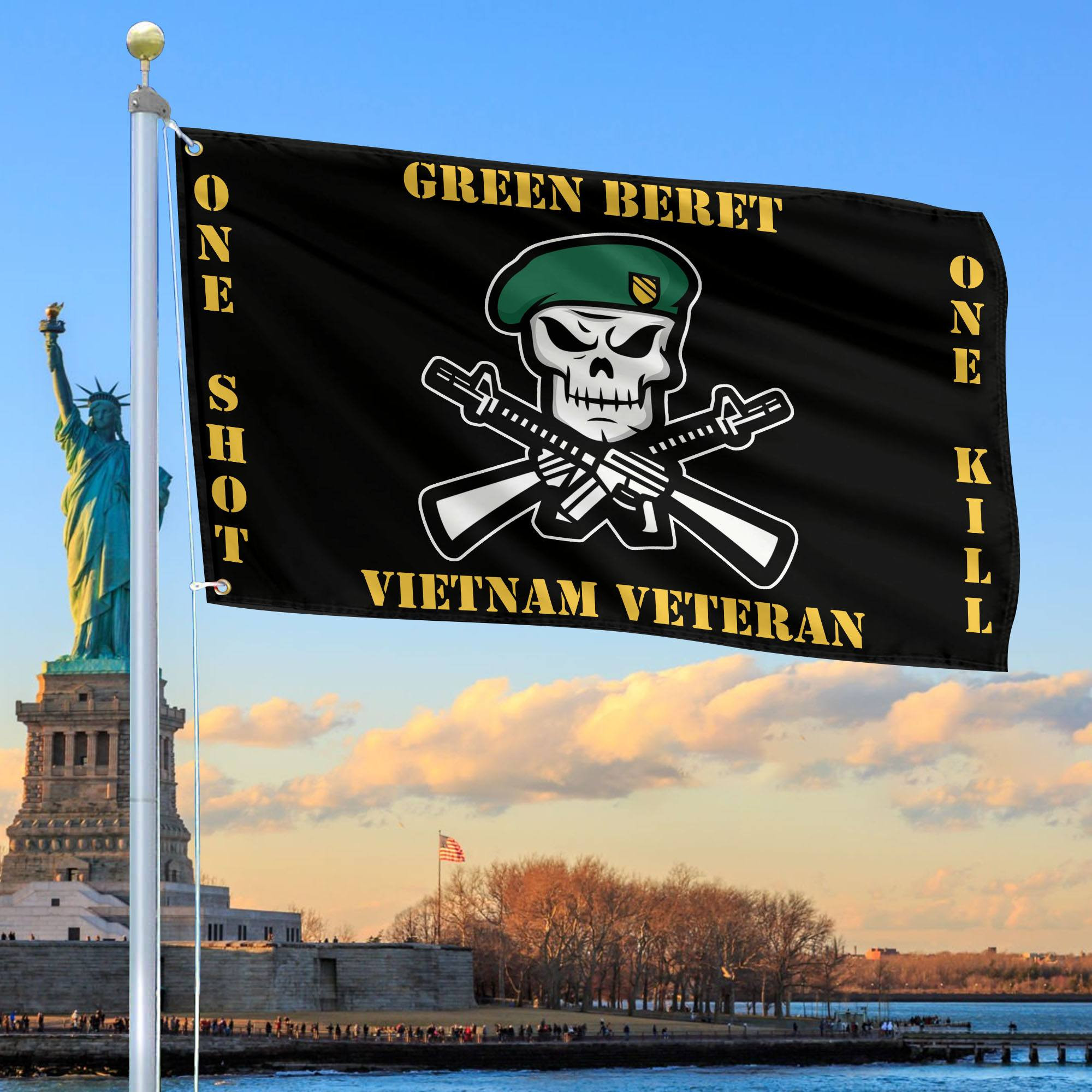 Premium Green Beret Vietnam Veteran Grommet Flag CPVC050911, Best Gifts On Father’s Day, Independence Day, Veterans Day